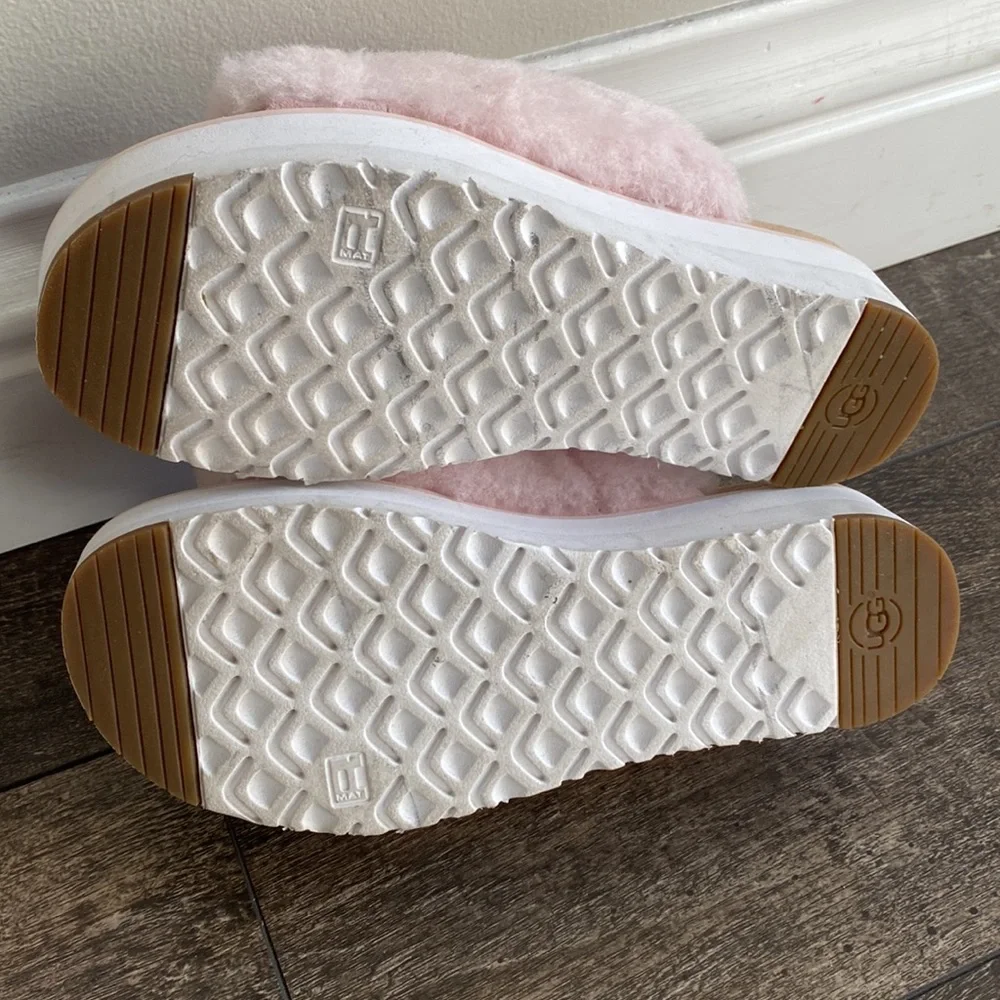 UGG Fluff Pink Slides - Picture 4 of 4